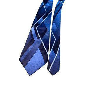 Croft and Barrow Mens Tie Blue Geometric Pattern Silk Necktie